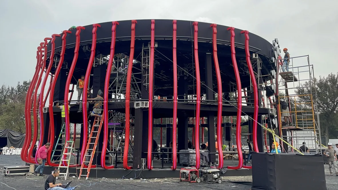 FLOW FEST — The red ribs, still under construction